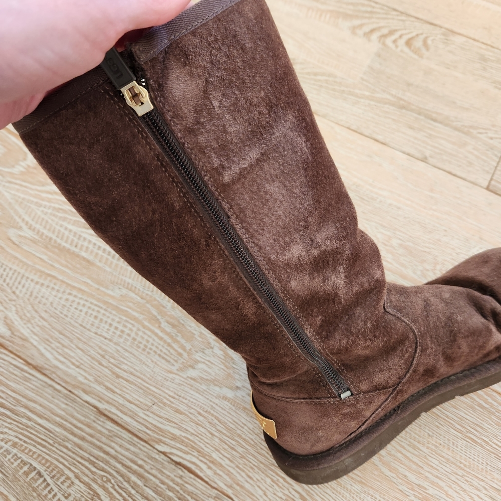 Limited edition uggs - Picture 5 of 7